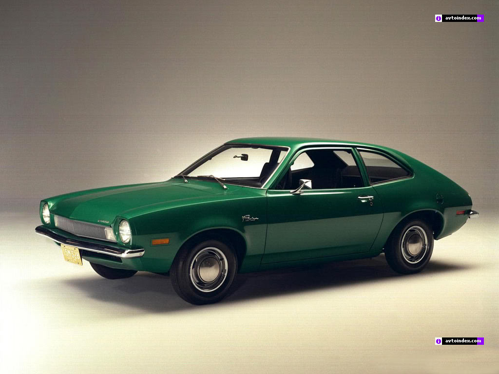 Picture of a ford pinto car
