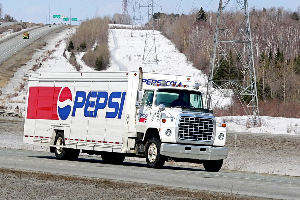 L serie. Ford l Series. Ford l-Series Trucks. Ford Transit Pepsi Truck. Грузовик Pepsi зима.