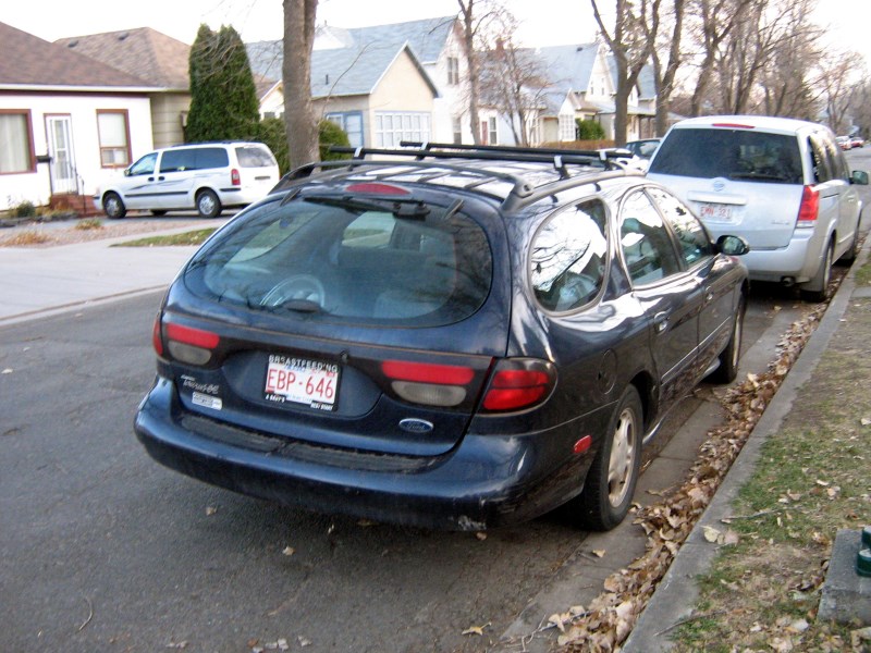 1998 Ford taurus good car #2