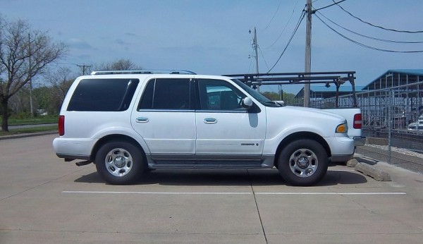 QOTD: 1998 Lincoln Navigator - Did It Kill The Town Car? - Curbside Classic