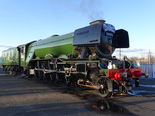 Trackside Classic: 1923 LNER A3 Class Pacific No 4472 Flying Scotsman ...