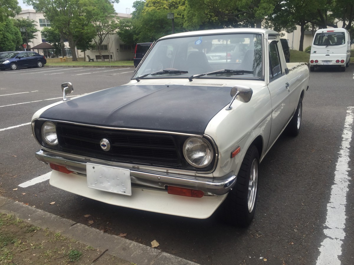 Curbside Cute-Ute: The Nissan Sunny GB120