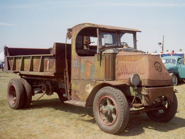 It Was English Soldiers Who First Referred To Mack Trucks As Bulldogs ...