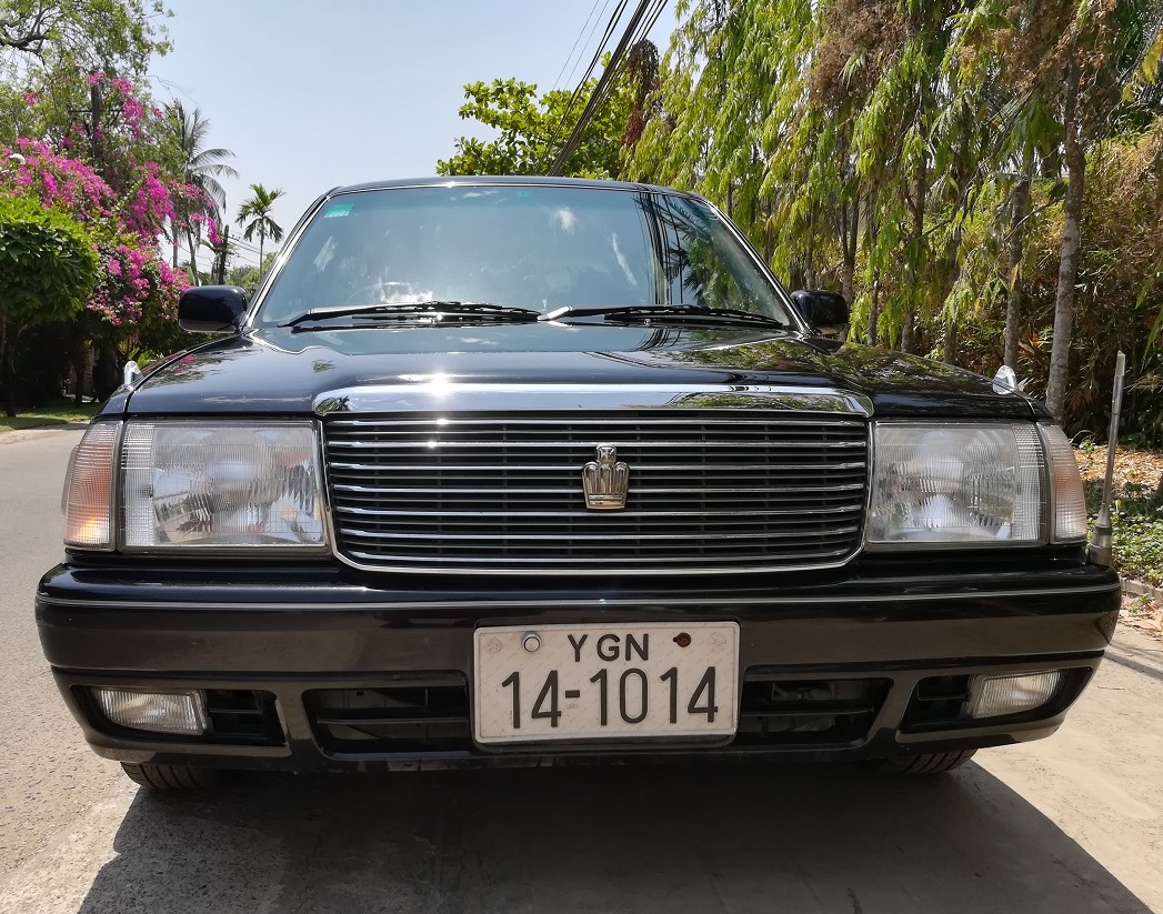 Toyota crown super deluxe