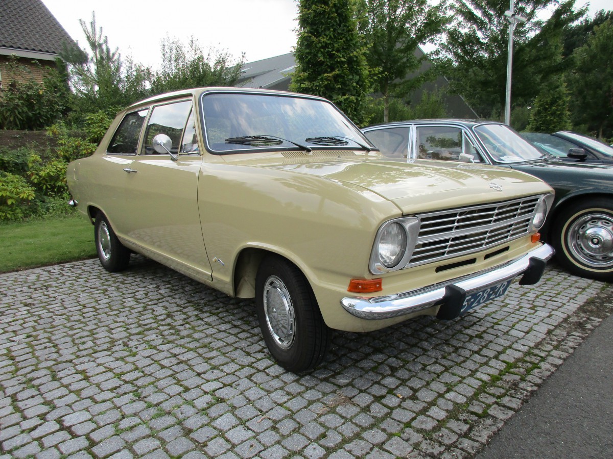 Car Show Outtakes: 1973 Opel Kadett B And 1970 Opel Rekord C - Two ...