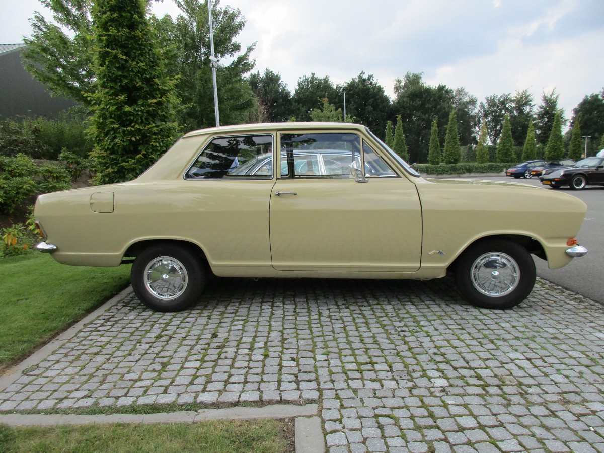 Car Show Outtakes: 1973 Opel Kadett B And 1970 Opel Rekord C - Two ...